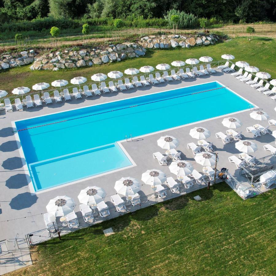 Moretti Village - B&B チヴィタノーヴァ・マルケ エクステリア 写真