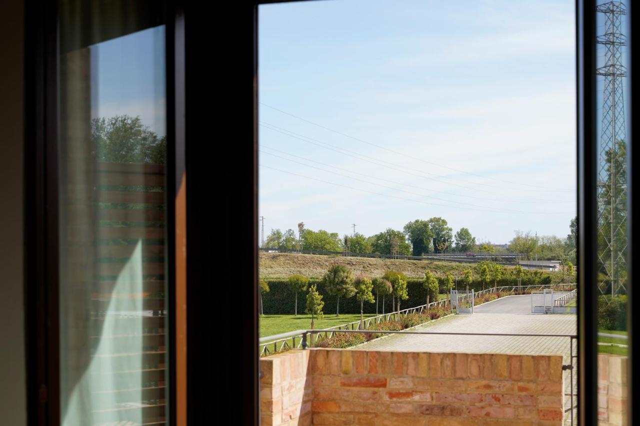 Moretti Village - B&B チヴィタノーヴァ・マルケ エクステリア 写真