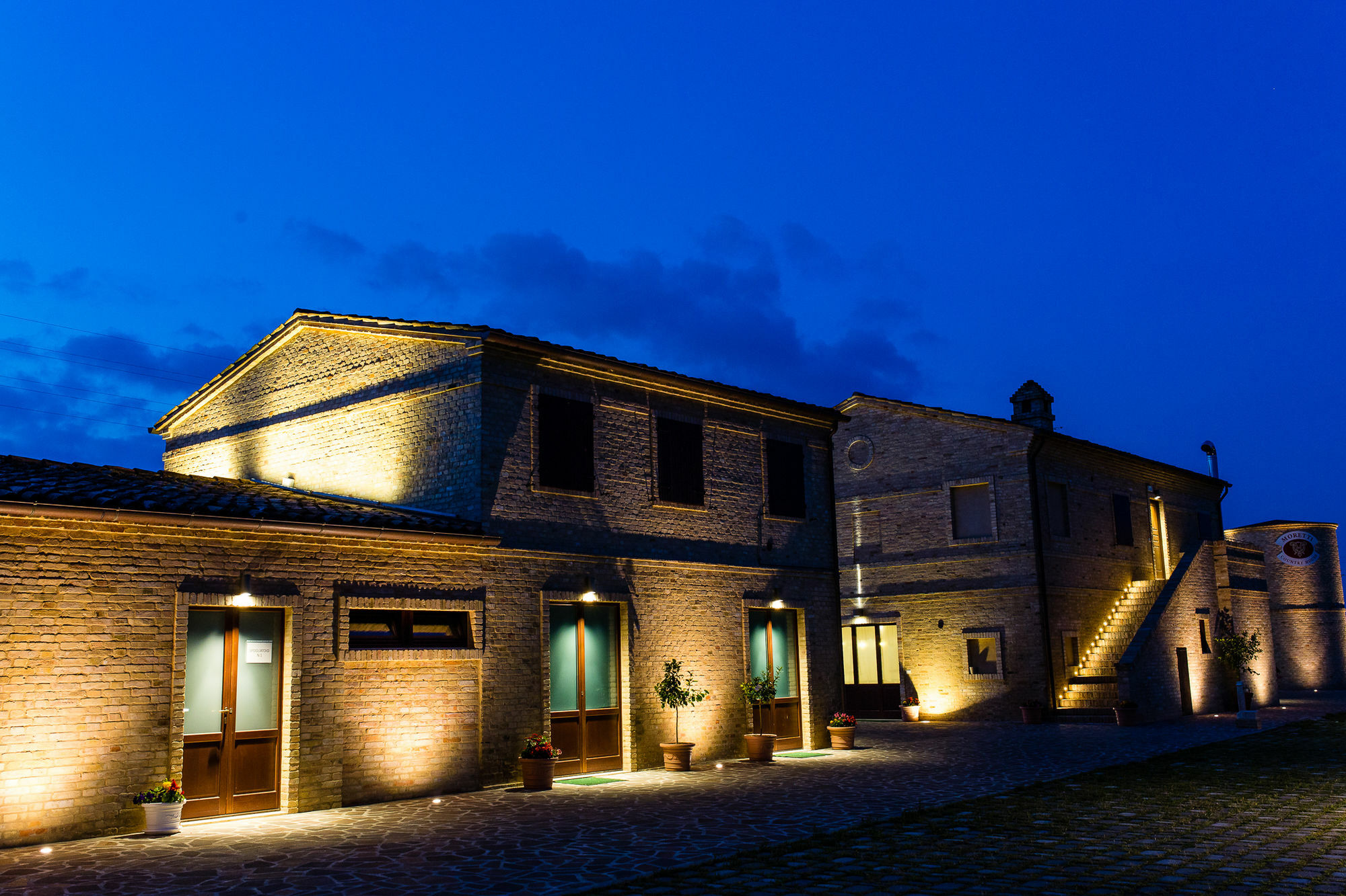 Moretti Village - B&B チヴィタノーヴァ・マルケ エクステリア 写真